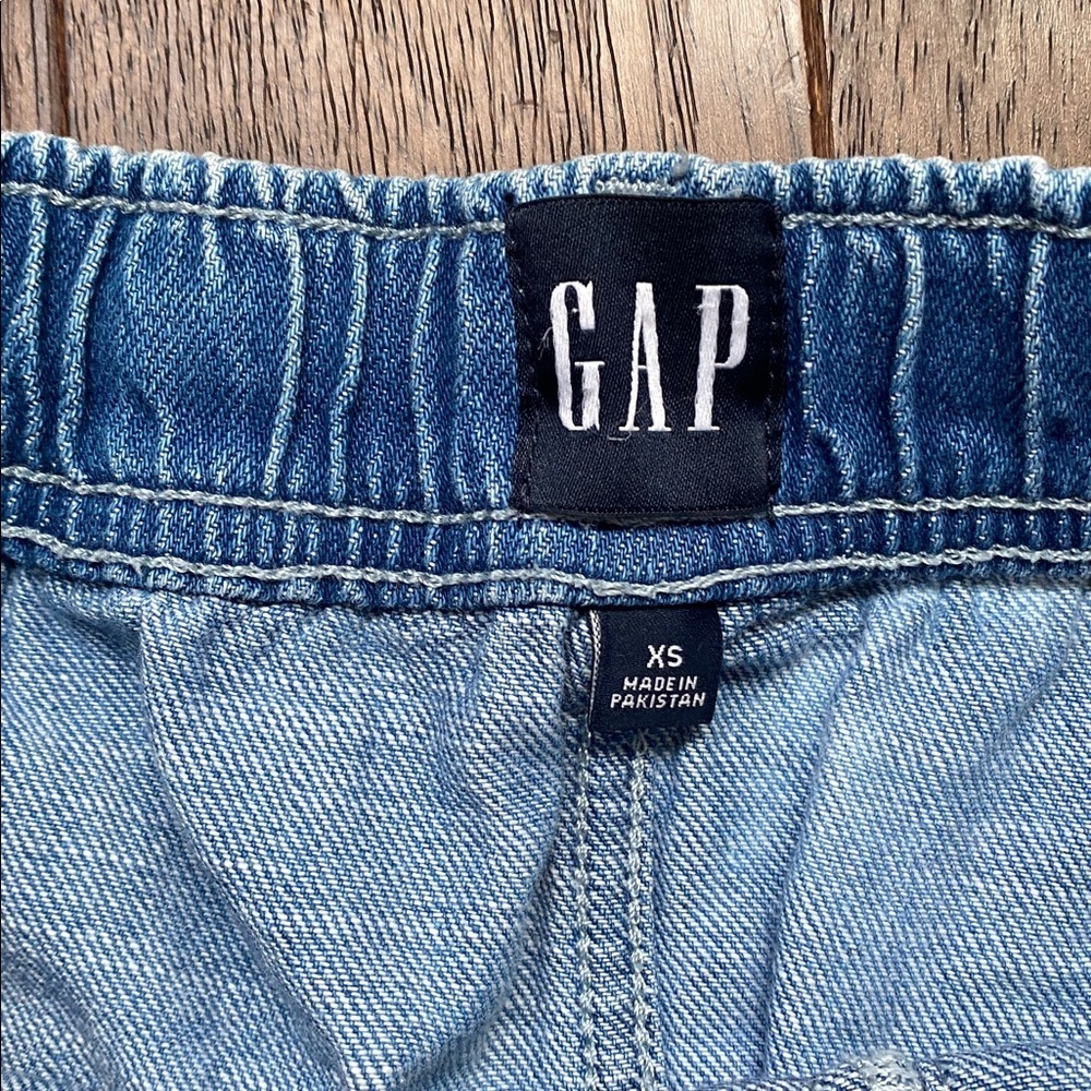 GAP Light Blue Jean Shorts - Picture 2 of 6